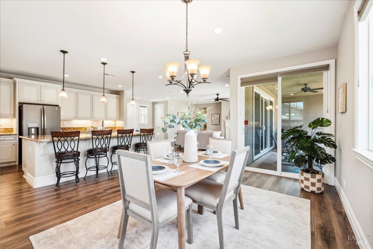 Detail Gallery Image 18 of 89 For 1012 Capitola Ct, Vacaville,  CA 95687 - 6 Beds | 4/1 Baths