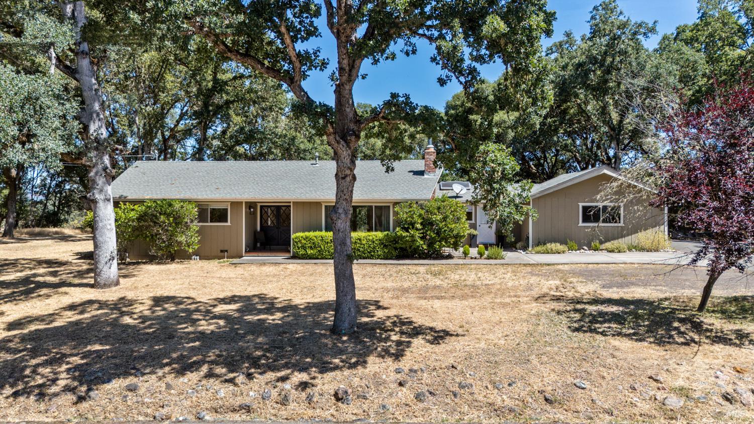 Detail Gallery Image 1 of 1 For 1620 Deerwood Dr, Ukiah,  CA 95482 - 4 Beds | 2 Baths