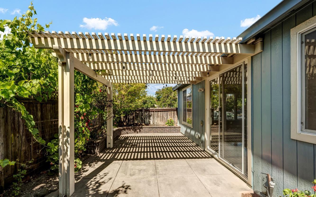 Detail Gallery Image 14 of 24 For 2782 Cumberland St, Santa Rosa,  CA 95407 - 3 Beds | 2 Baths