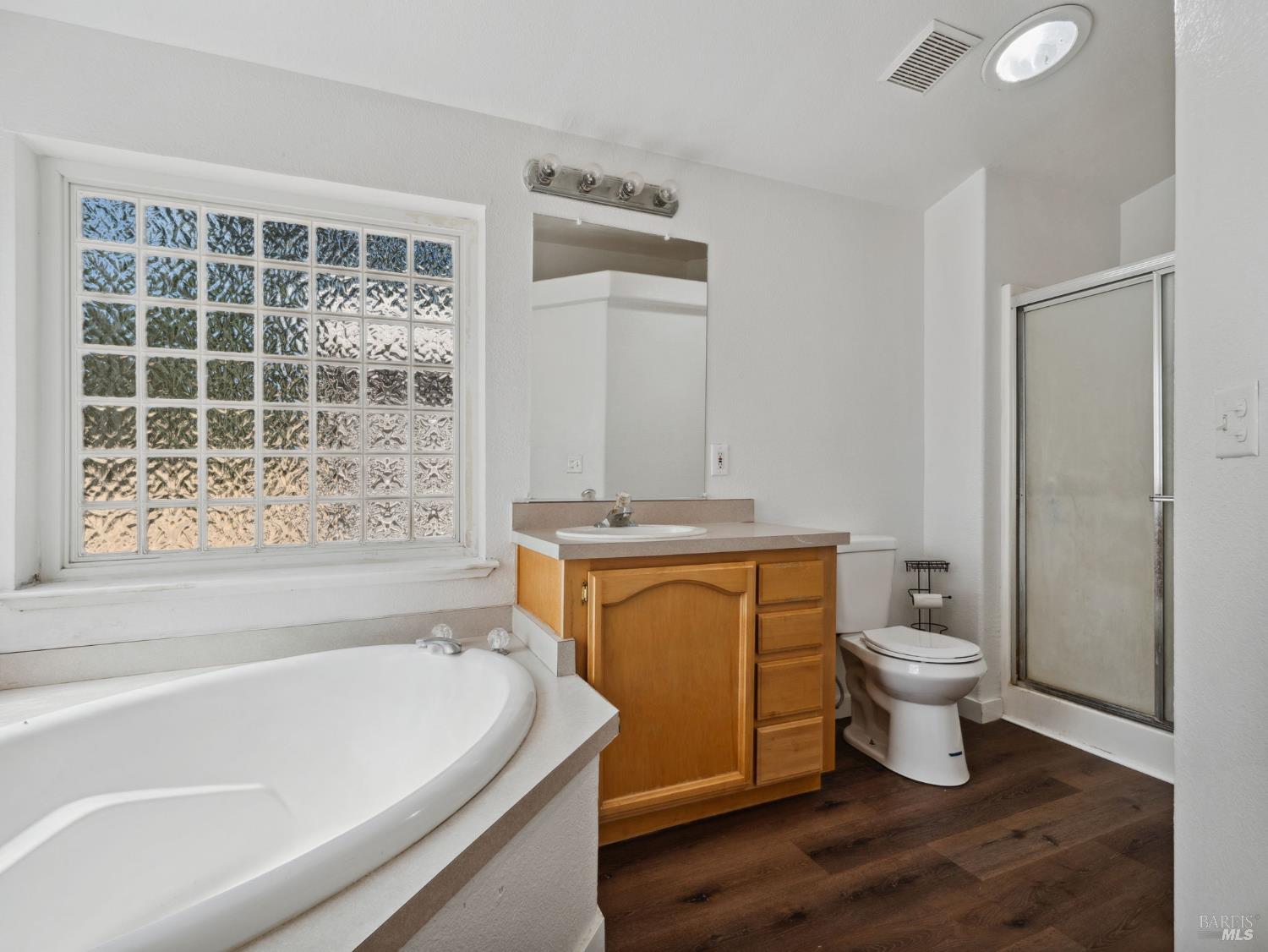 Detail Gallery Image 33 of 64 For 15400 May Hollow Rd, Lower Lake,  CA 95457 - 3 Beds | 2 Baths
