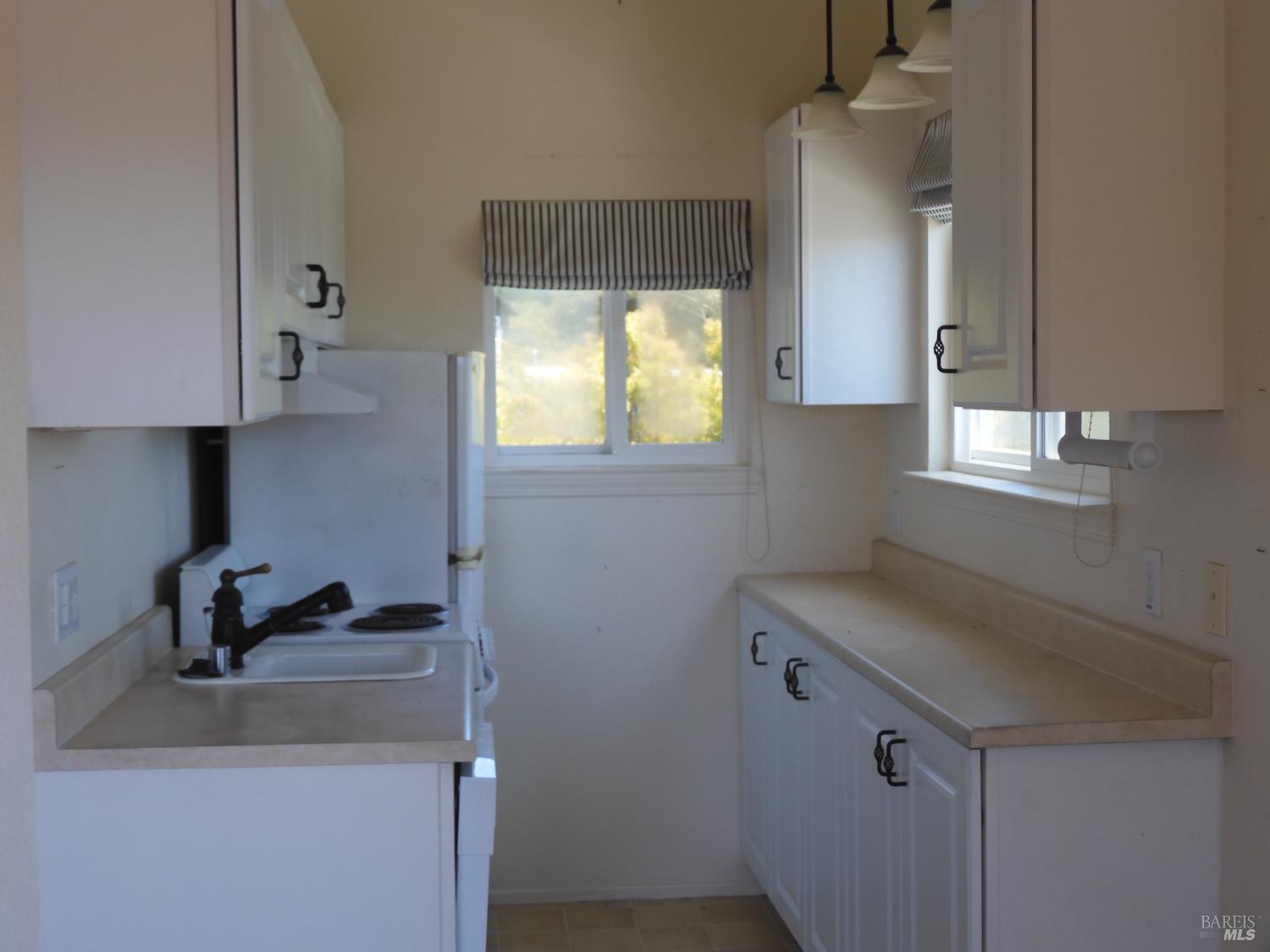 Detail Gallery Image 9 of 11 For 10848 Hereford Dr, Jenner,  CA 95450 - 1 Beds | 1 Baths