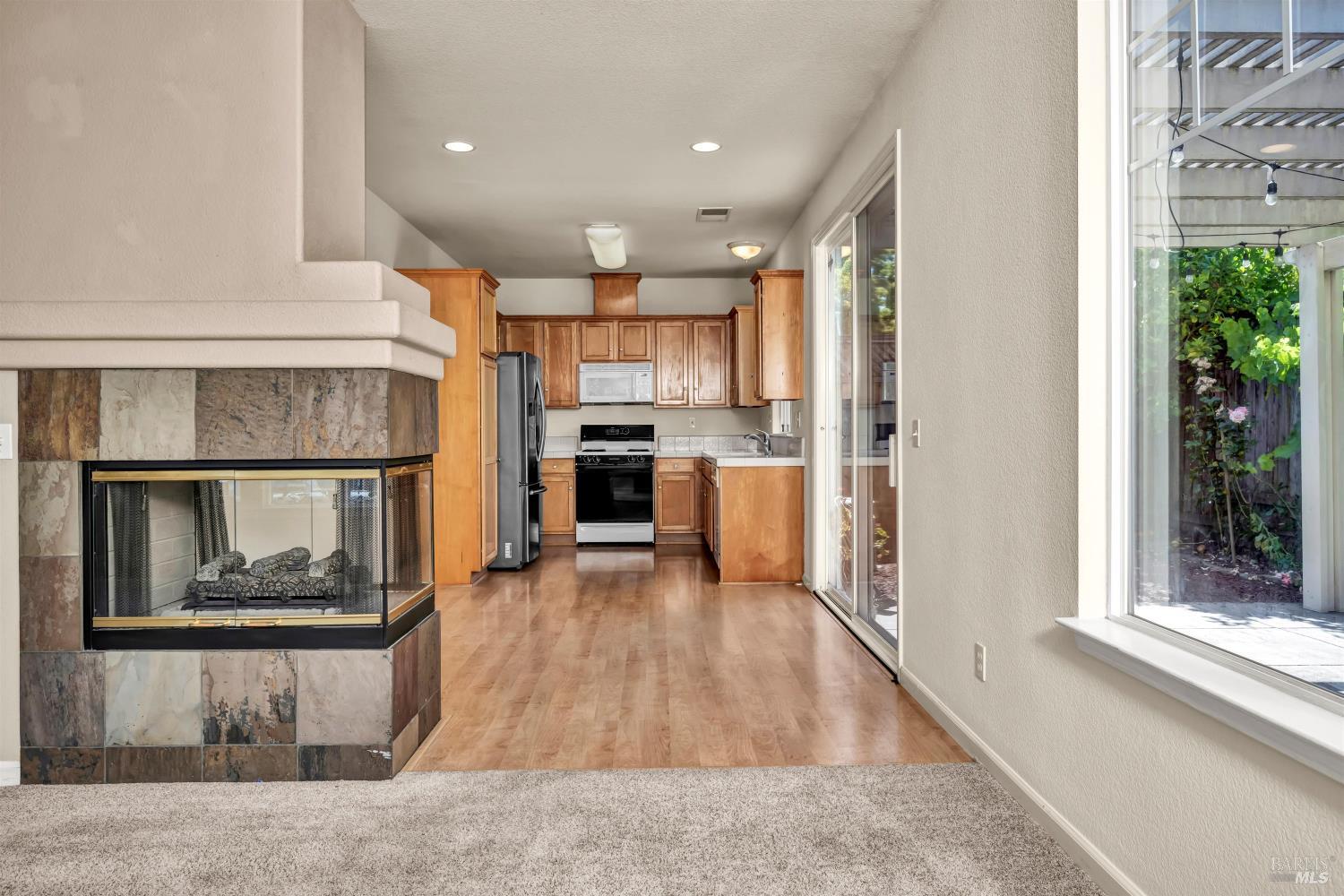 Detail Gallery Image 8 of 24 For 2782 Cumberland St, Santa Rosa,  CA 95407 - 3 Beds | 2 Baths