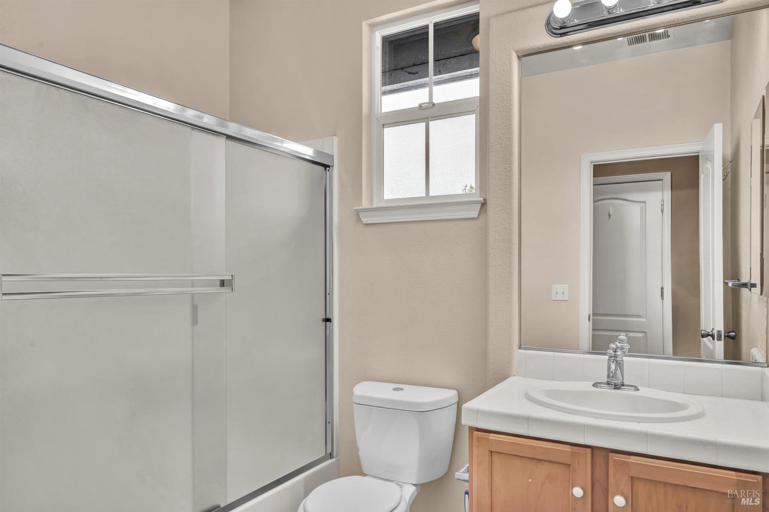 Detail Gallery Image 18 of 24 For 2782 Cumberland St, Santa Rosa,  CA 95407 - 3 Beds | 2 Baths