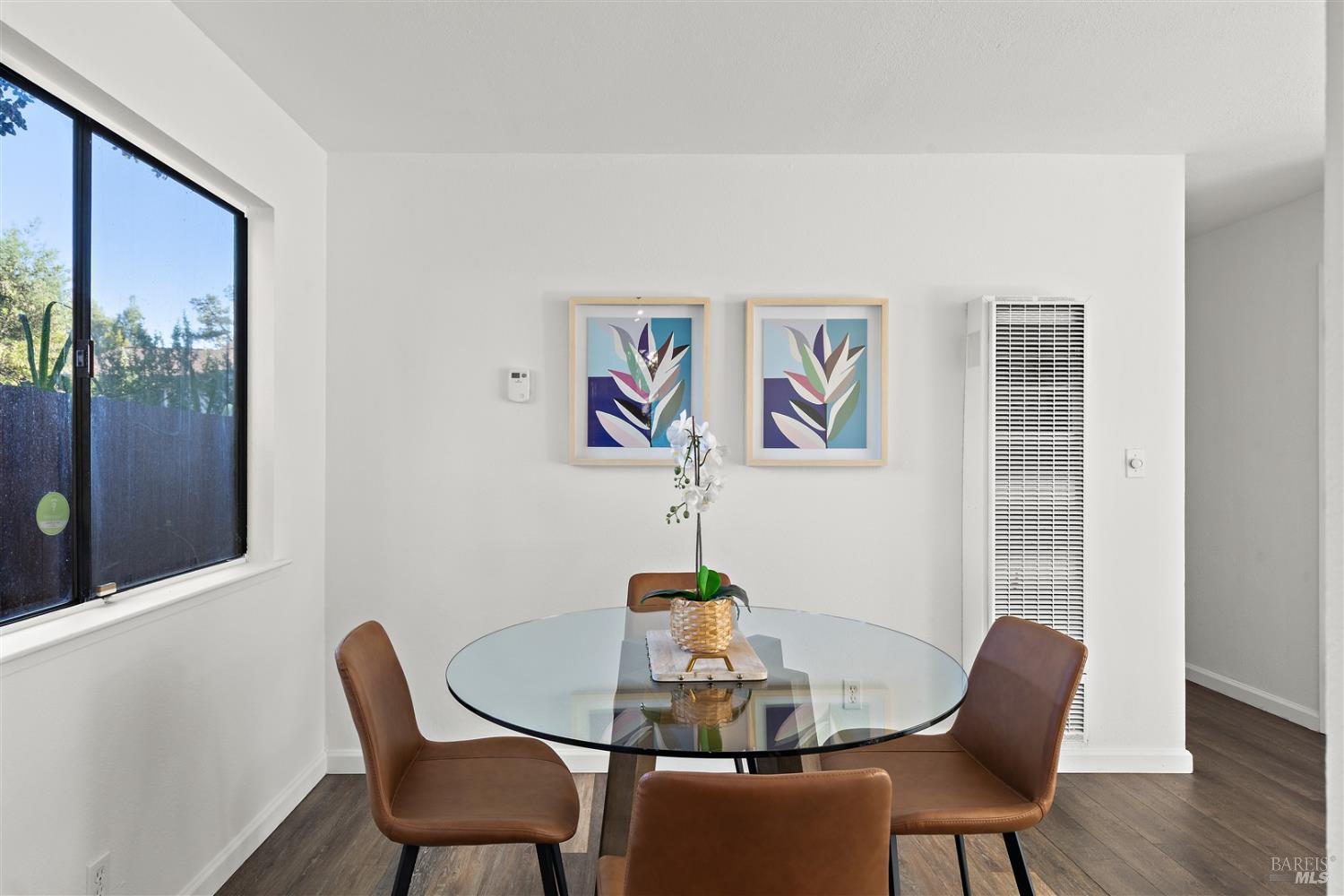 Detail Gallery Image 14 of 29 For 2829 Carmel St a,  Oakland,  CA 94602 - 3 Beds | 2 Baths