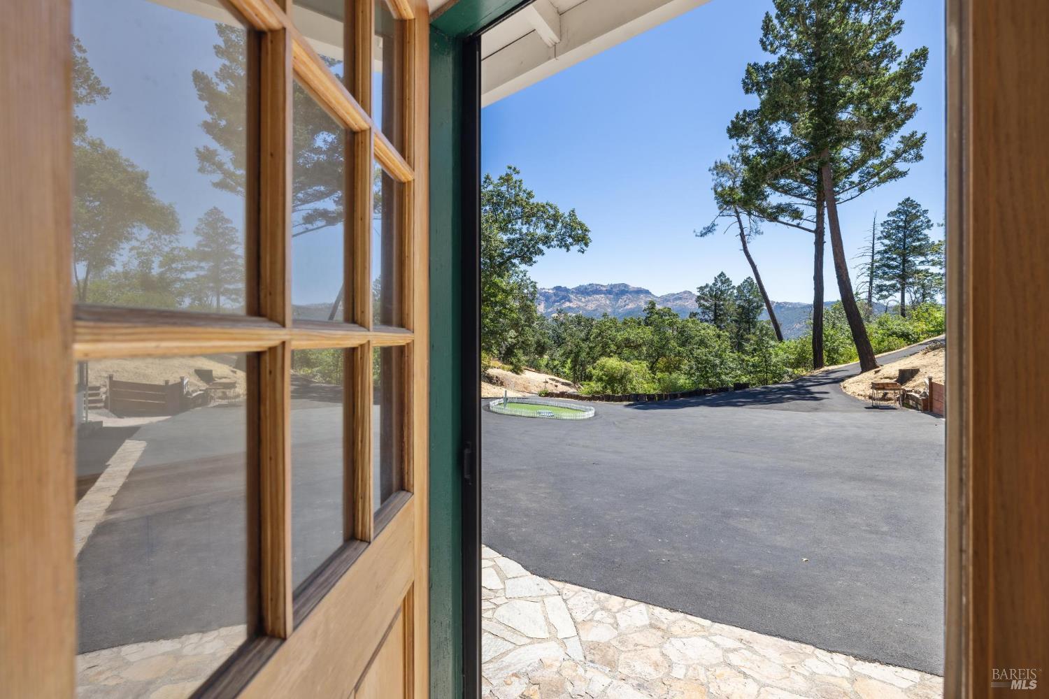 Detail Gallery Image 9 of 33 For 1200 Bennett Ln, Calistoga,  CA 94515 - 2 Beds | 1 Baths