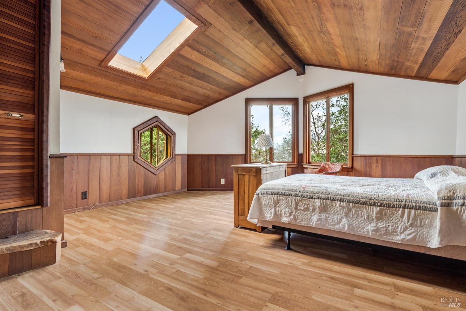 Detail Gallery Image 10 of 57 For 3100 Radical Ridge Rd, Redwood Valley,  CA 95470 - 4 Beds | 1/3 Baths
