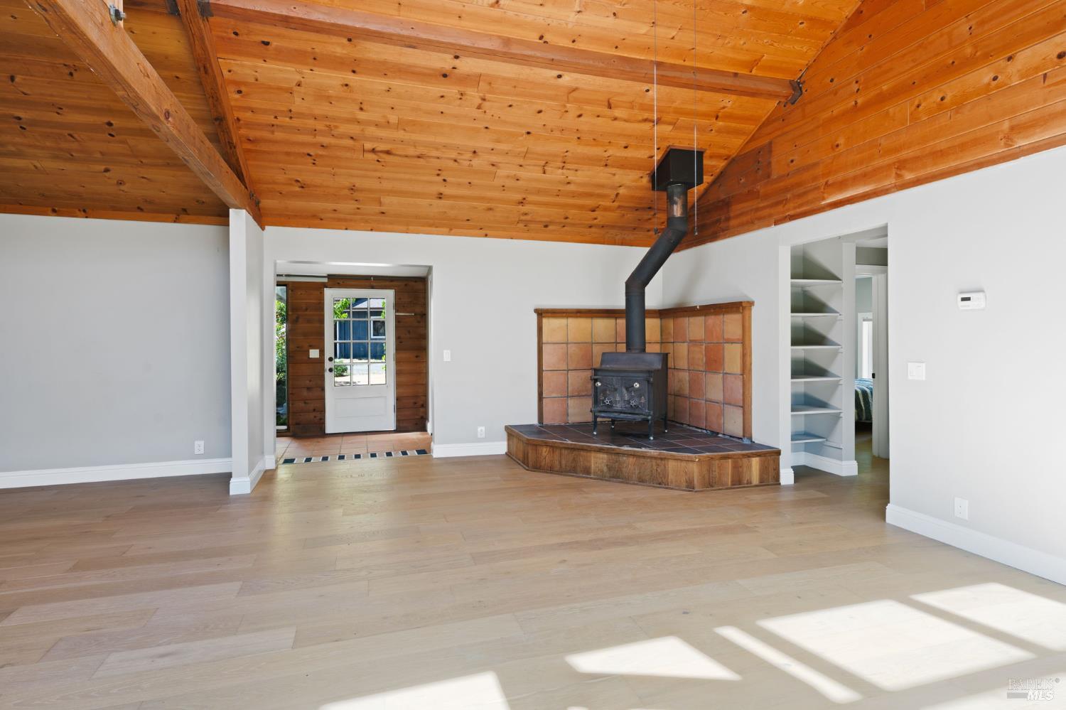 Detail Gallery Image 12 of 66 For 7950 Flynn Creek Rd, Comptche,  CA 95427 - 5 Beds | 3 Baths