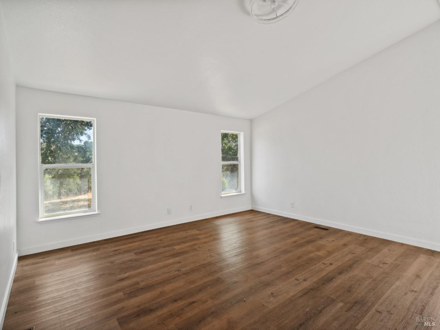 Detail Gallery Image 29 of 64 For 15400 May Hollow Rd, Lower Lake,  CA 95457 - 3 Beds | 2 Baths