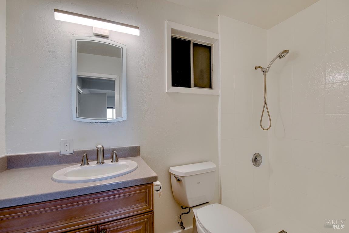 Detail Gallery Image 45 of 54 For 76 Oak Springs Dr, San Anselmo,  CA 94960 - 5 Beds | 3 Baths