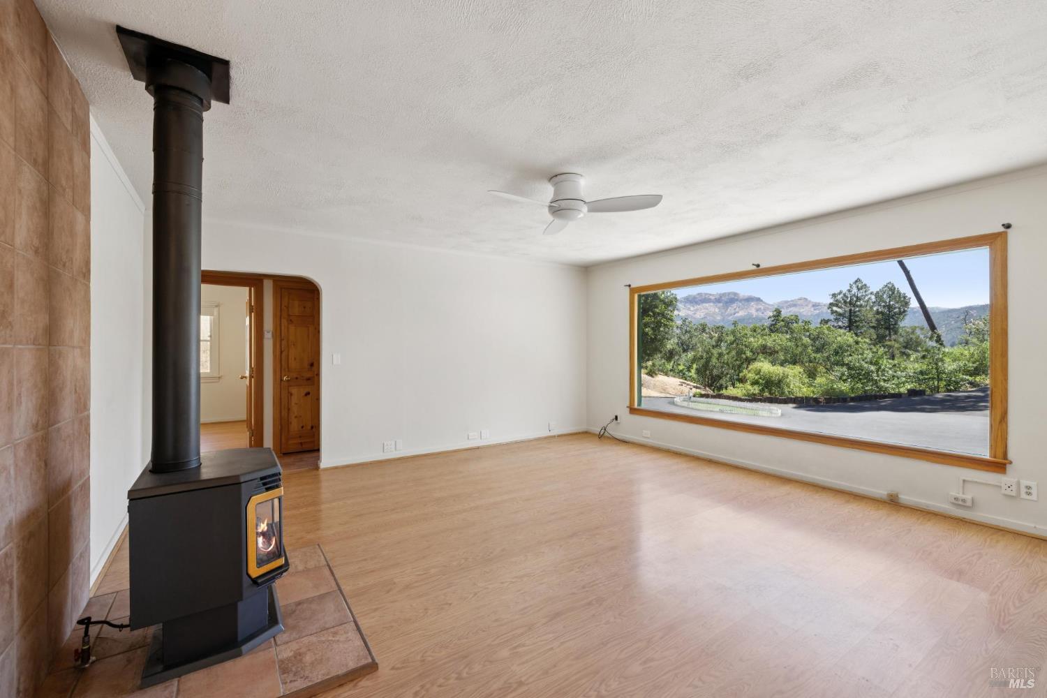 Detail Gallery Image 12 of 33 For 1200 Bennett Ln, Calistoga,  CA 94515 - 2 Beds | 1 Baths