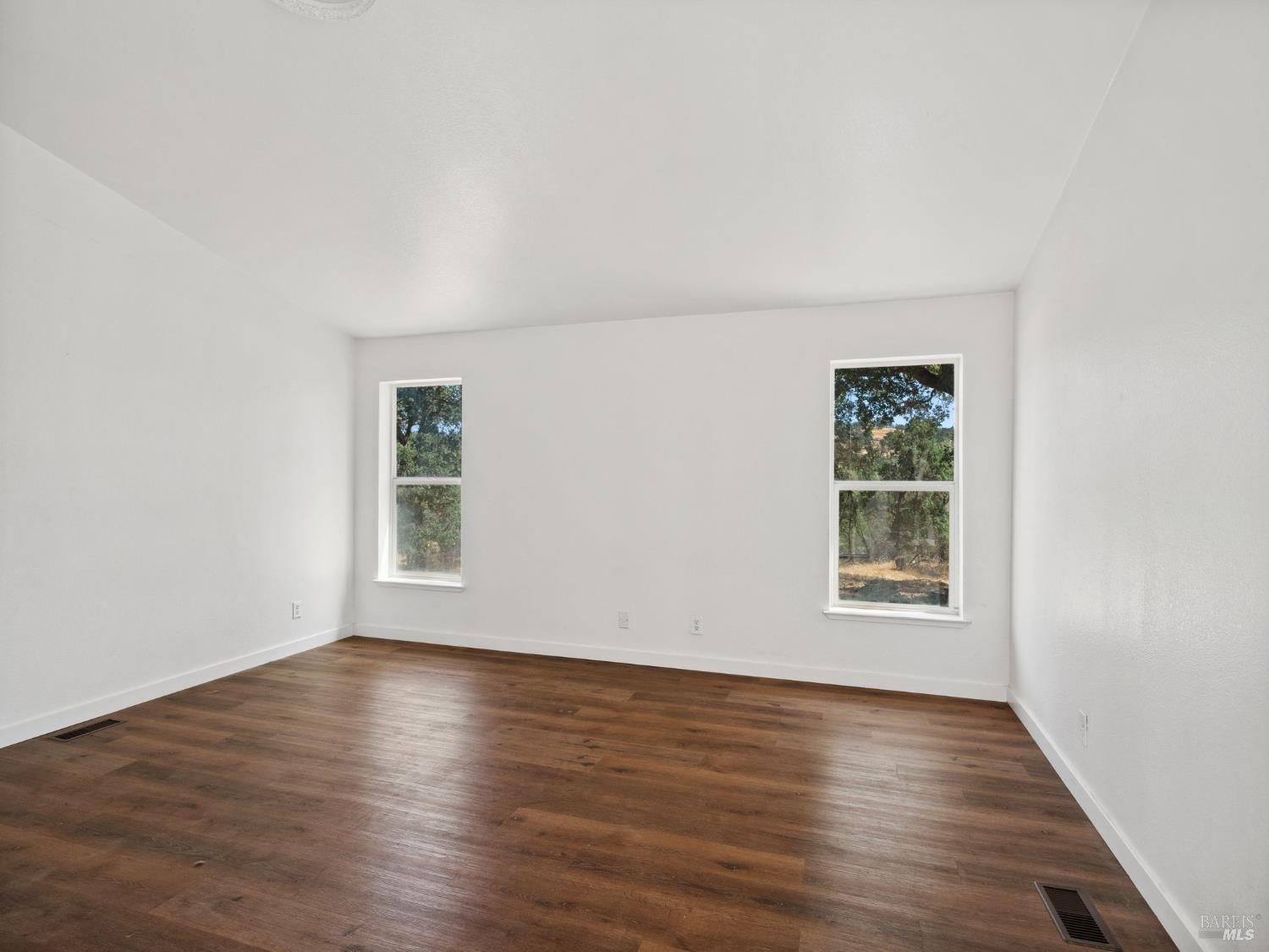 Detail Gallery Image 30 of 64 For 15400 May Hollow Rd, Lower Lake,  CA 95457 - 3 Beds | 2 Baths