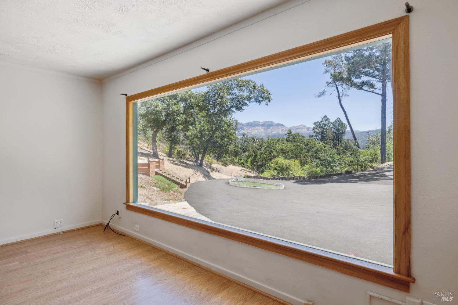 Detail Gallery Image 13 of 33 For 1200 Bennett Ln, Calistoga,  CA 94515 - 2 Beds | 1 Baths