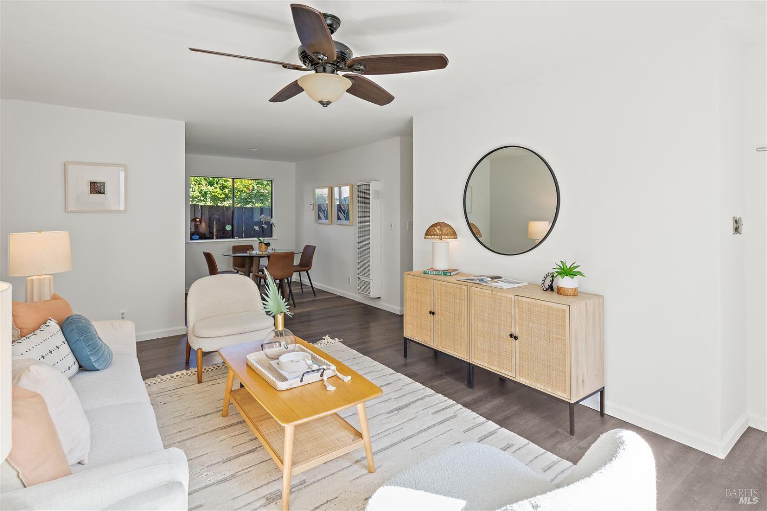 Detail Gallery Image 5 of 29 For 2829 Carmel St a,  Oakland,  CA 94602 - 3 Beds | 2 Baths