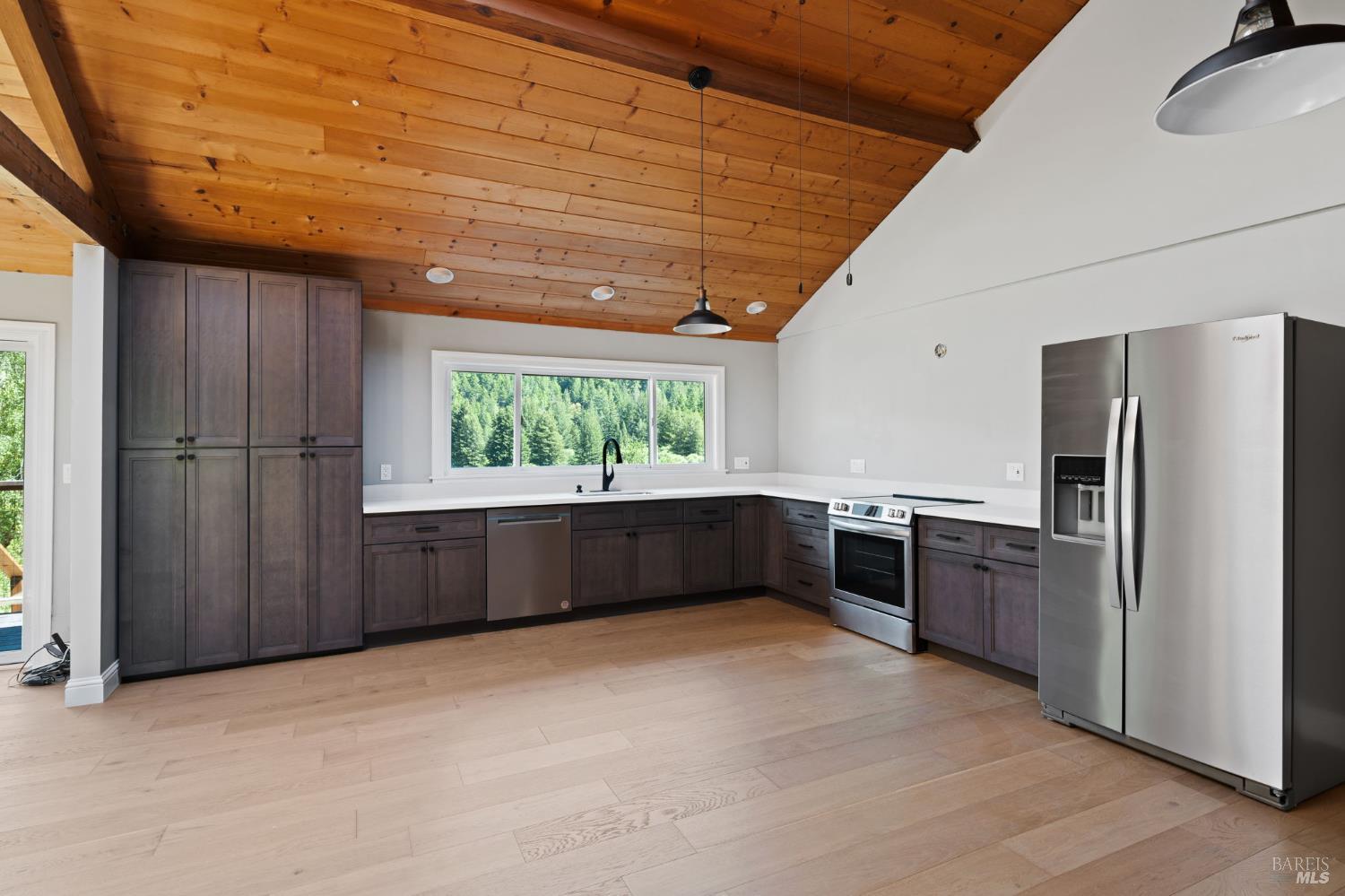 Detail Gallery Image 17 of 66 For 7950 Flynn Creek Rd, Comptche,  CA 95427 - 5 Beds | 3 Baths