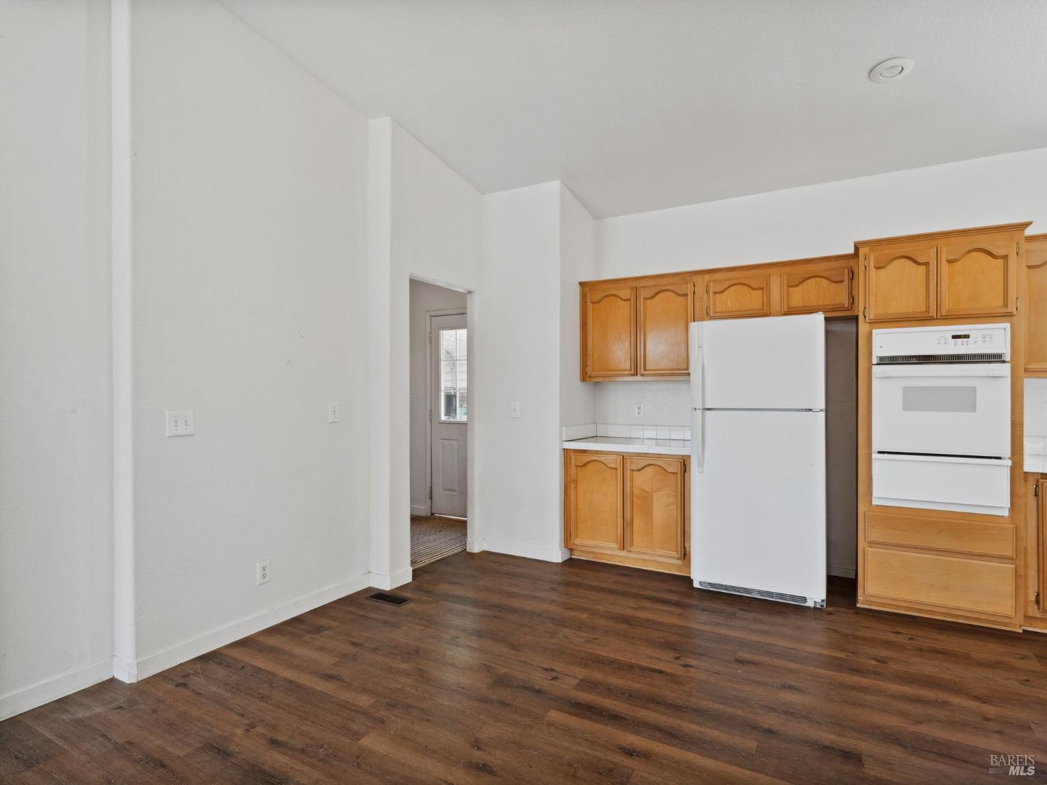 Detail Gallery Image 10 of 64 For 15400 May Hollow Rd, Lower Lake,  CA 95457 - 3 Beds | 2 Baths