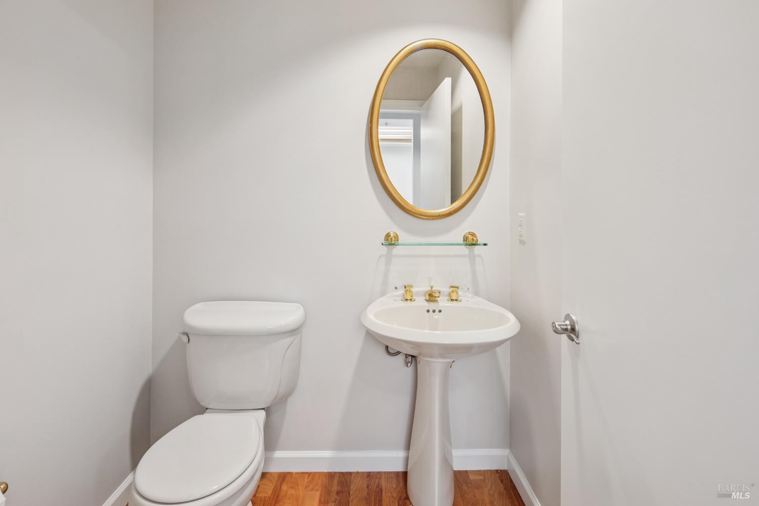 Detail Gallery Image 6 of 23 For 300 Deer Valley Rd 2k,  San Rafael,  CA 94903 - 1 Beds | 1/1 Baths