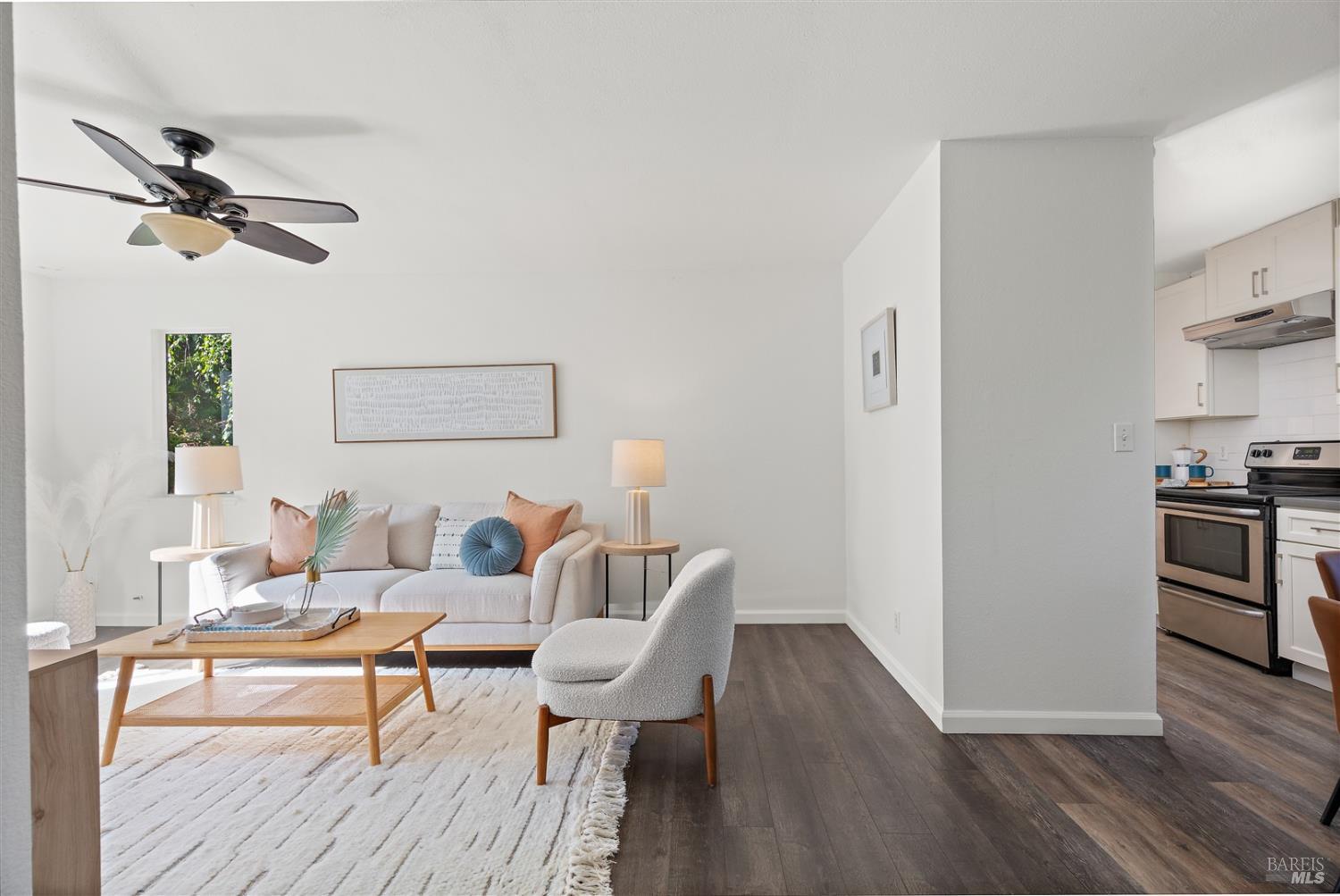Detail Gallery Image 10 of 29 For 2829 Carmel St a,  Oakland,  CA 94602 - 3 Beds | 2 Baths