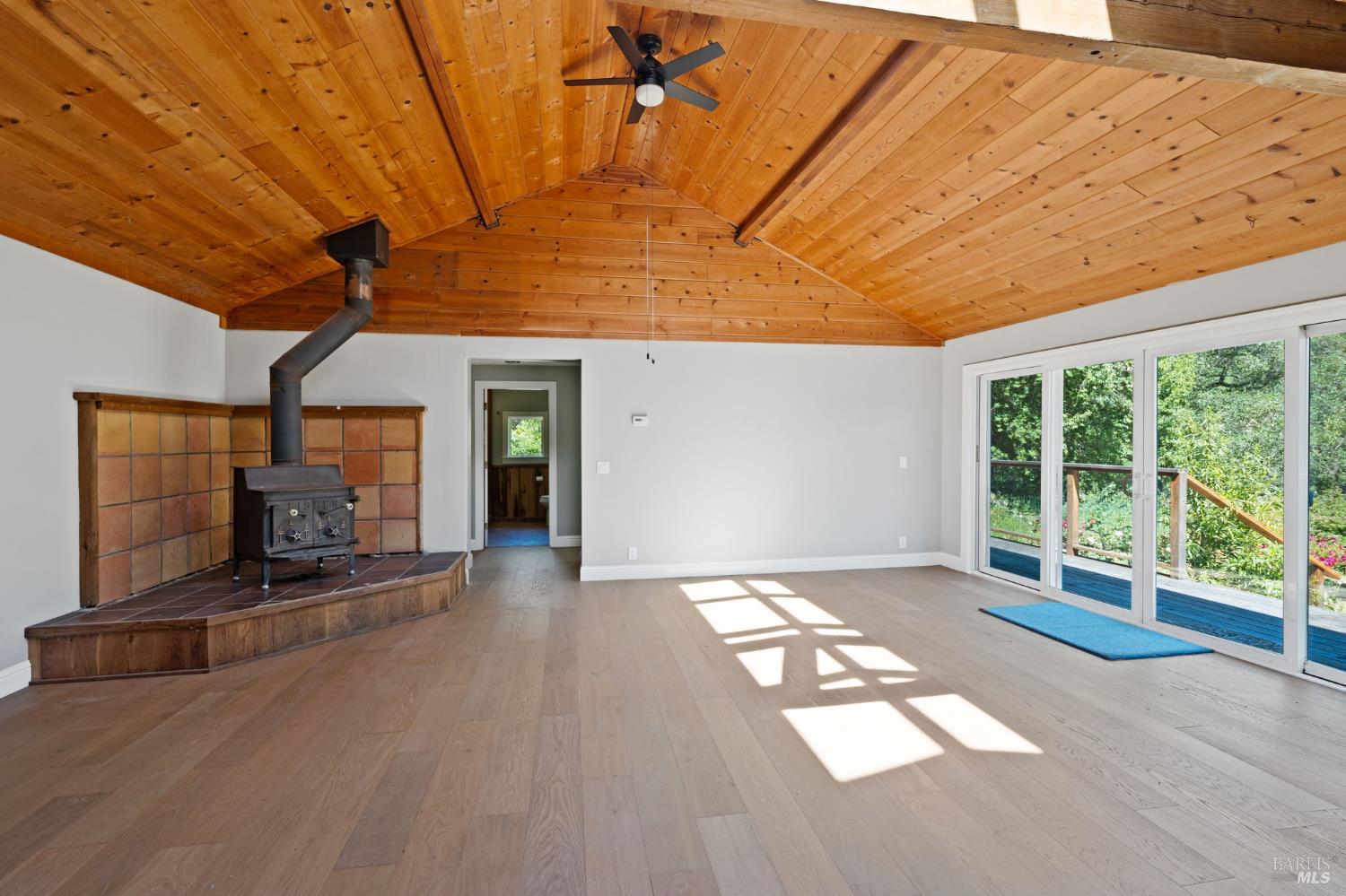 Detail Gallery Image 11 of 66 For 7950 Flynn Creek Rd, Comptche,  CA 95427 - 5 Beds | 3 Baths