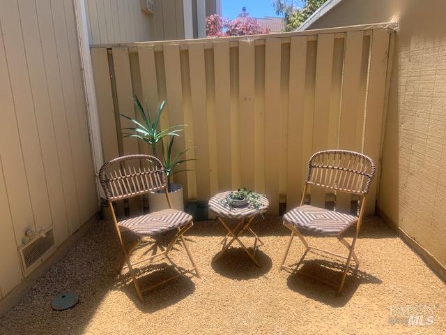 Detail Gallery Image 20 of 28 For 7 Byron Cir, Mill Valley,  CA 94941 - 3 Beds | 2/1 Baths