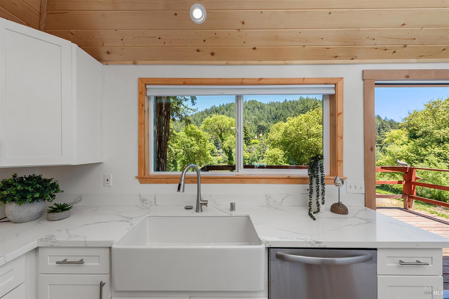Detail Gallery Image 10 of 36 For 18135 Hwy 116 Unkn, Guerneville,  CA 95446 - 2 Beds | 1 Baths