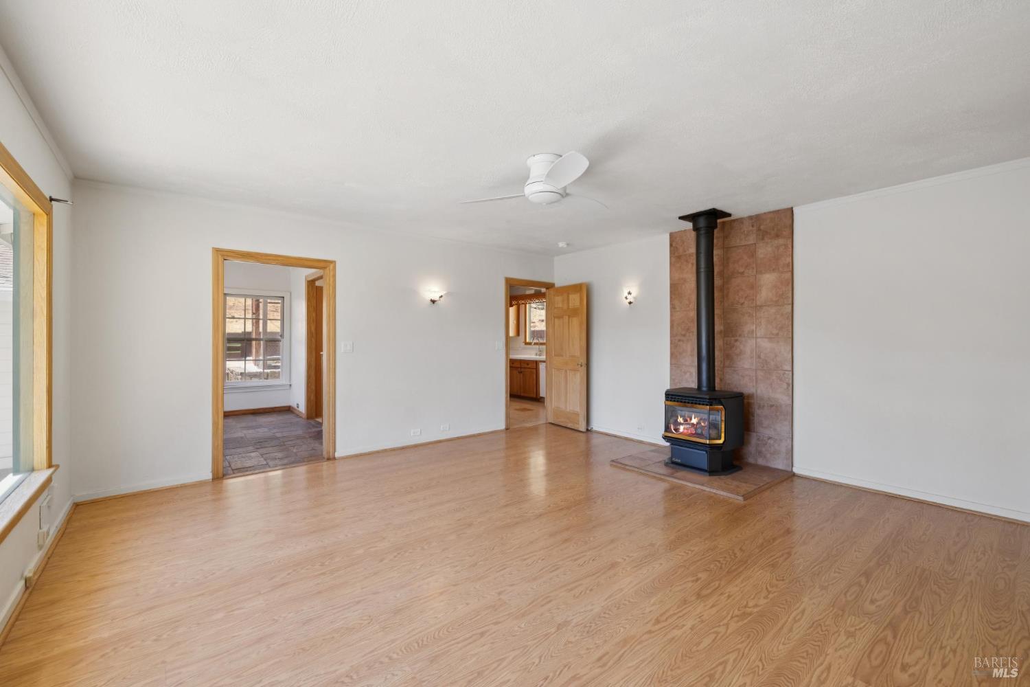 Detail Gallery Image 14 of 33 For 1200 Bennett Ln, Calistoga,  CA 94515 - 2 Beds | 1 Baths