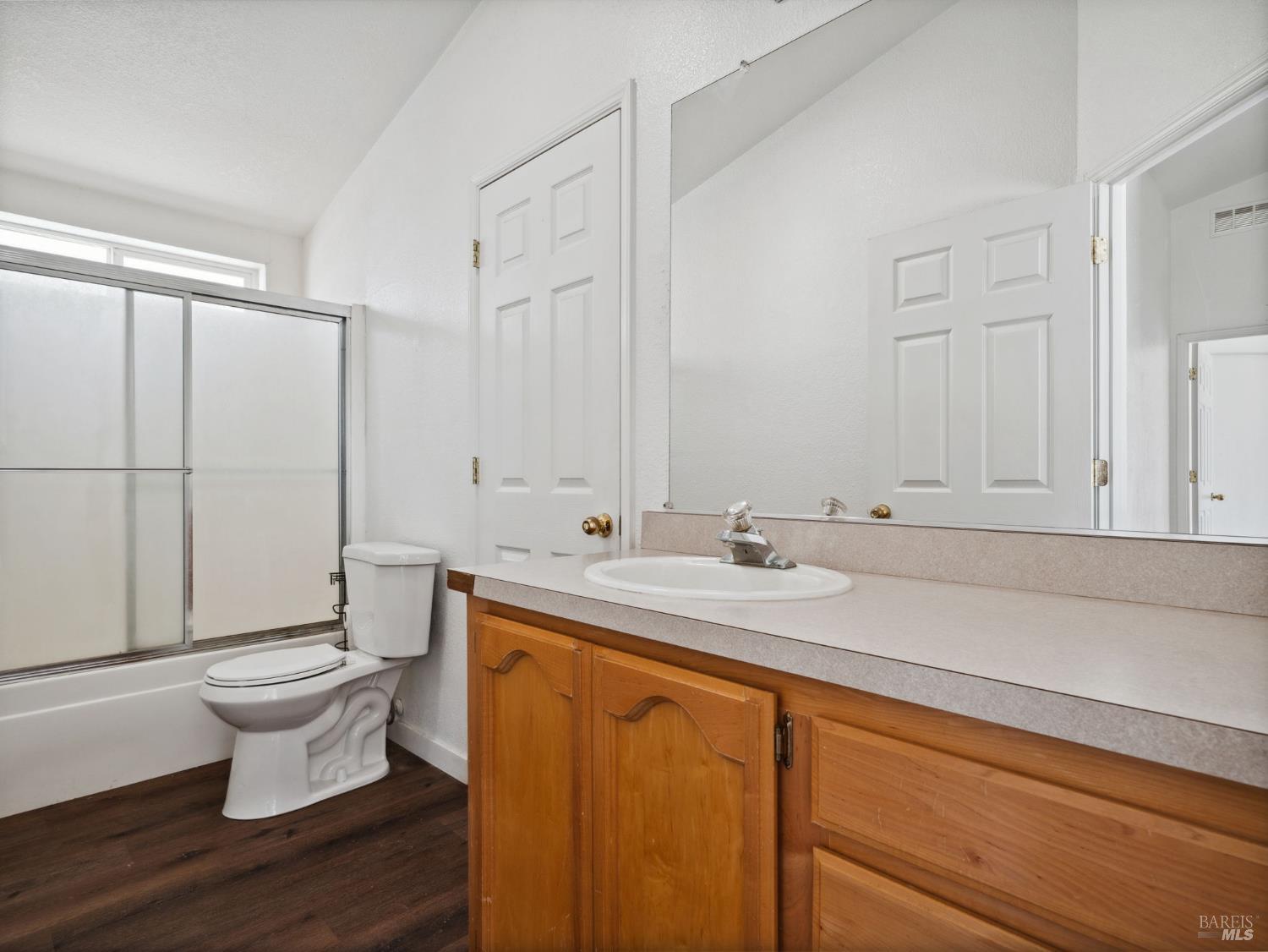 Detail Gallery Image 24 of 64 For 15400 May Hollow Rd, Lower Lake,  CA 95457 - 3 Beds | 2 Baths