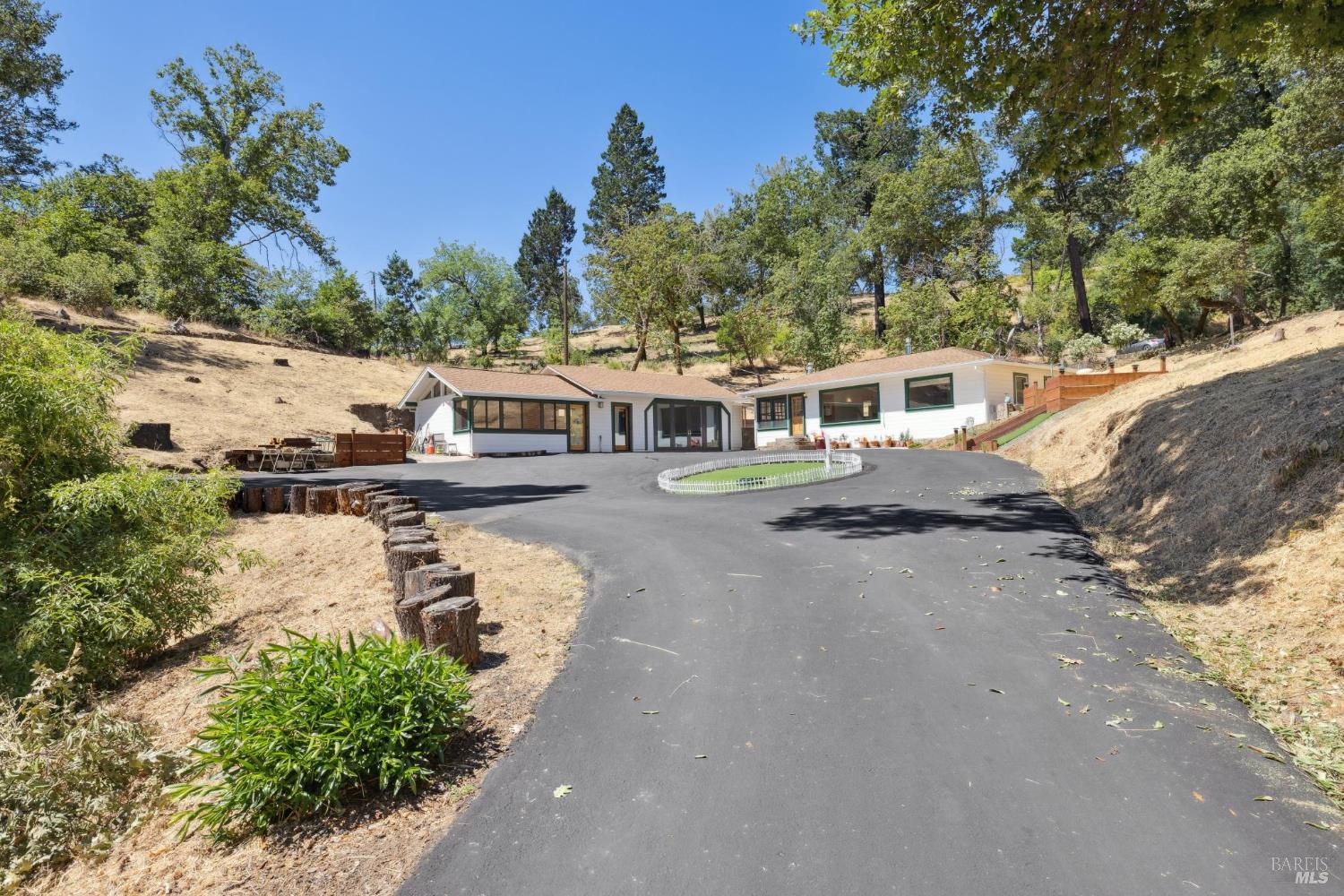 Detail Gallery Image 3 of 33 For 1200 Bennett Ln, Calistoga,  CA 94515 - 2 Beds | 1 Baths