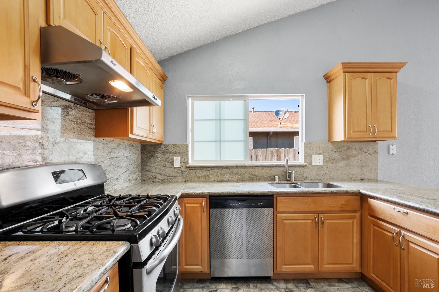Springfield None, Vallejo, California image 15