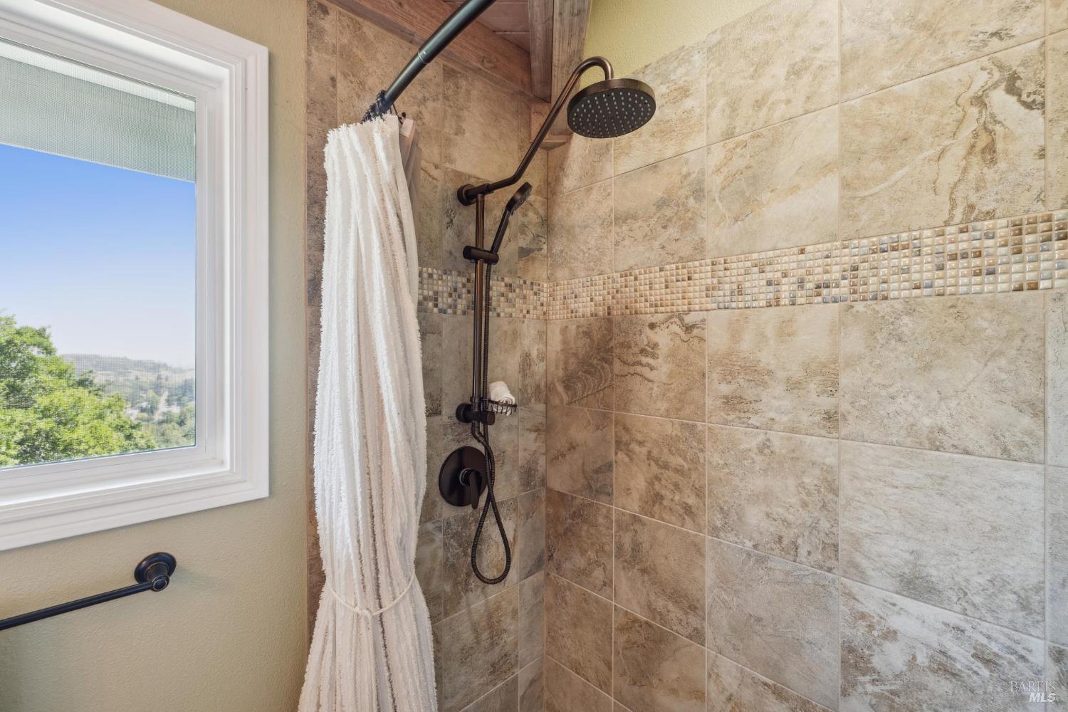 Detail Gallery Image 35 of 68 For 104 Eagle Dr, Novato,  CA 94949 - 4 Beds | 3 Baths