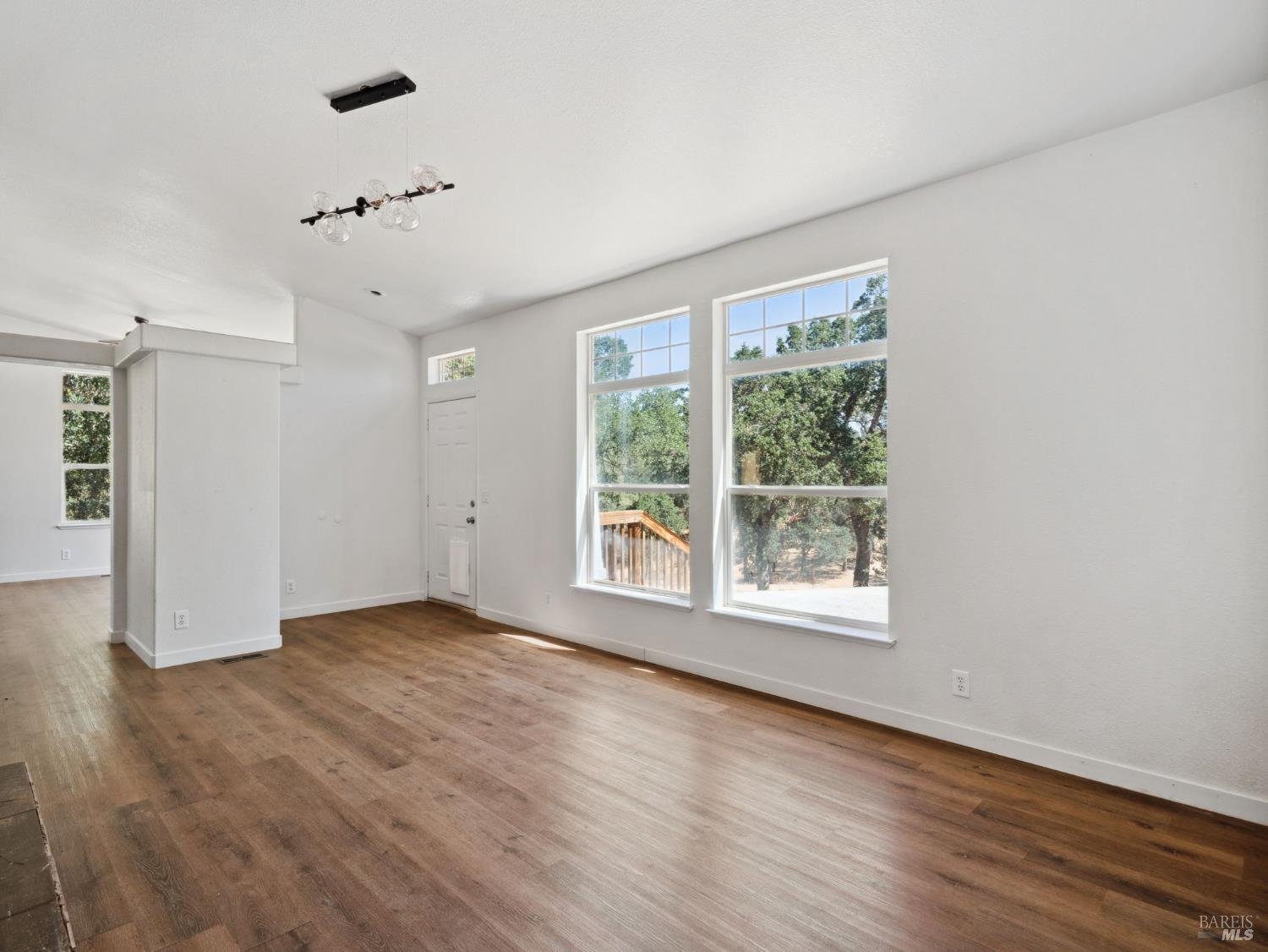 Detail Gallery Image 16 of 64 For 15400 May Hollow Rd, Lower Lake,  CA 95457 - 3 Beds | 2 Baths