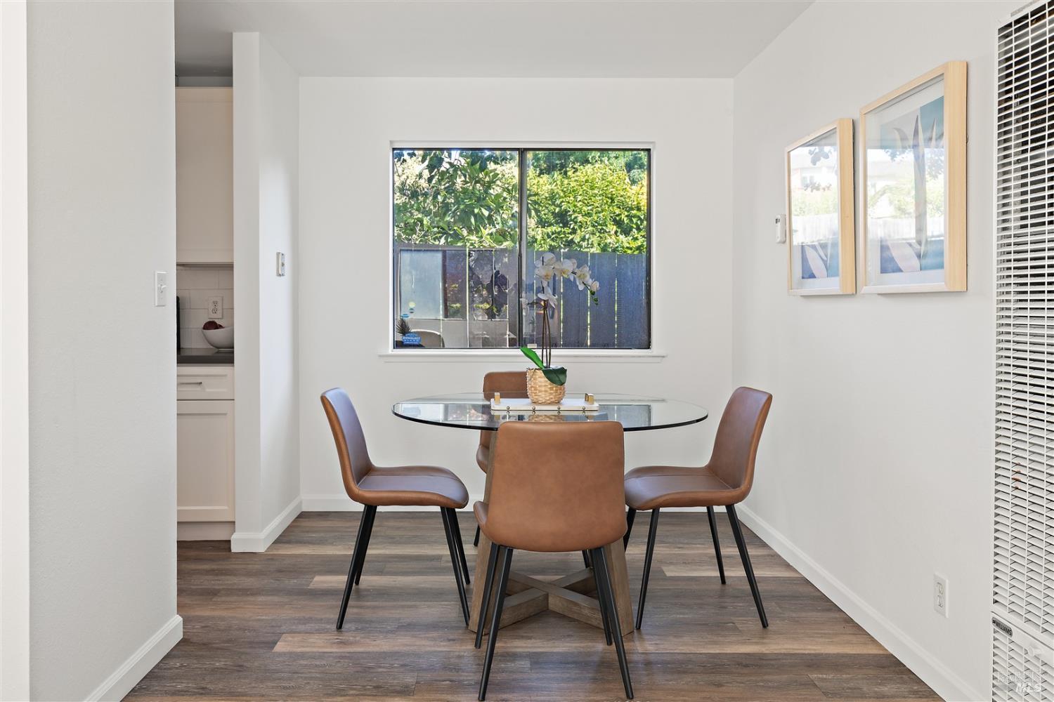 Detail Gallery Image 11 of 29 For 2829 Carmel St a,  Oakland,  CA 94602 - 3 Beds | 2 Baths