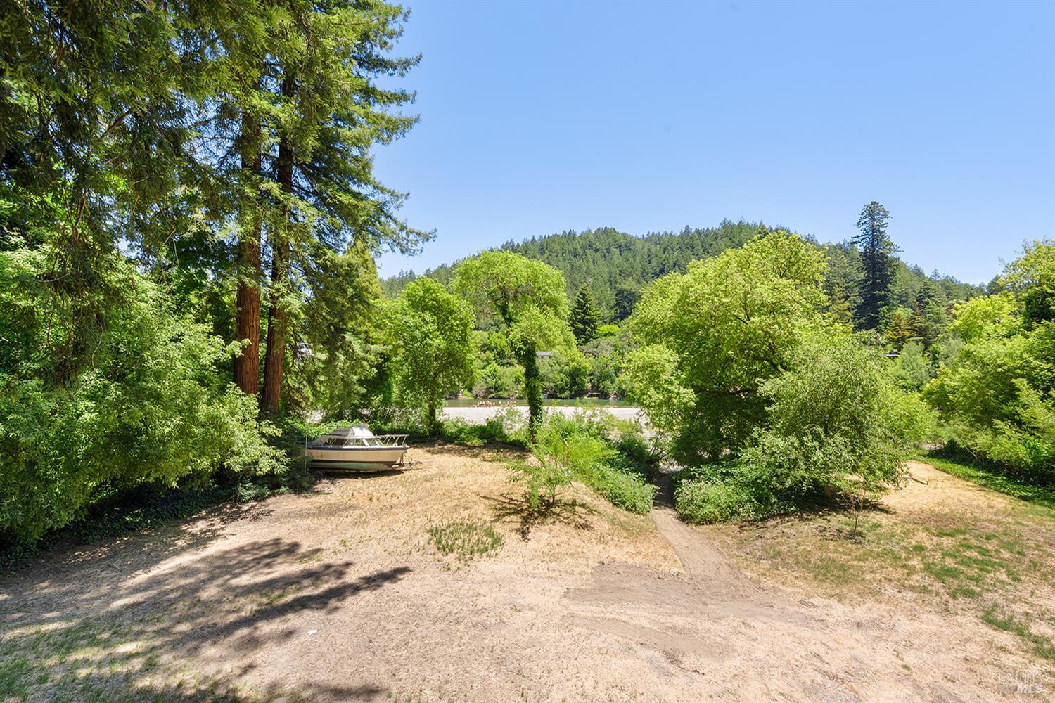 Detail Gallery Image 3 of 36 For 18135 Hwy 116 Unkn, Guerneville,  CA 95446 - 2 Beds | 1 Baths