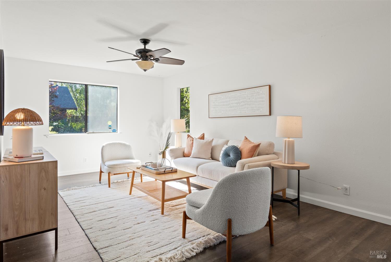 Detail Gallery Image 8 of 29 For 2829 Carmel St a,  Oakland,  CA 94602 - 3 Beds | 2 Baths