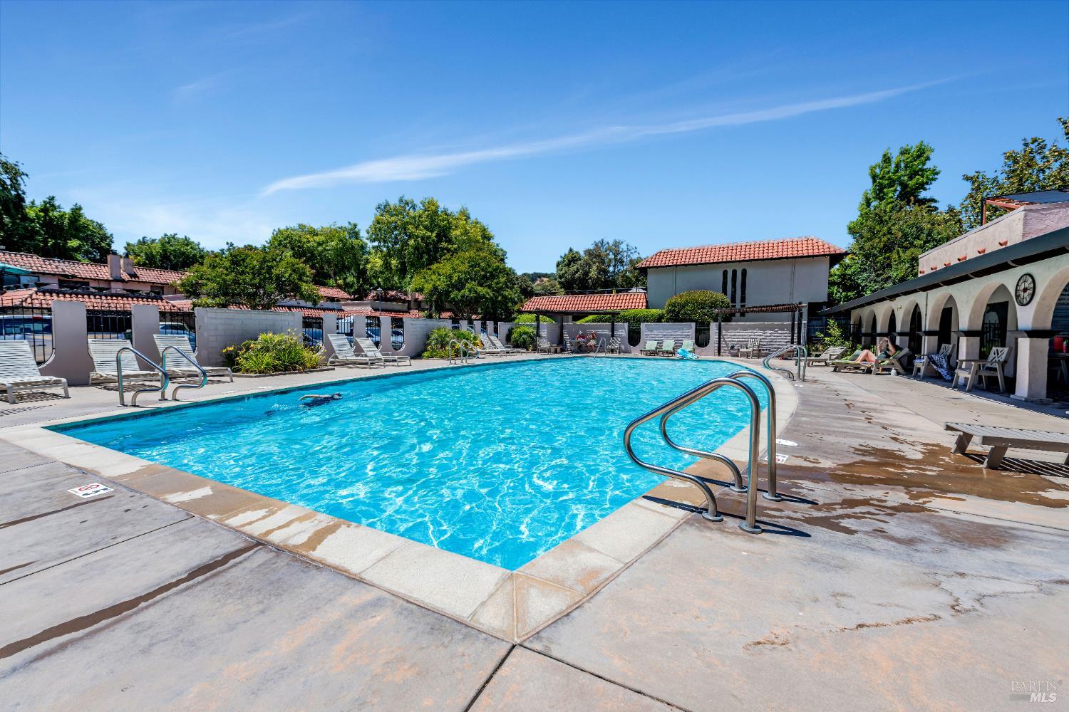 Detail Gallery Image 40 of 43 For 74 Grande Paseo Unkn, San Rafael,  CA 94903 - 4 Beds | 2/1 Baths