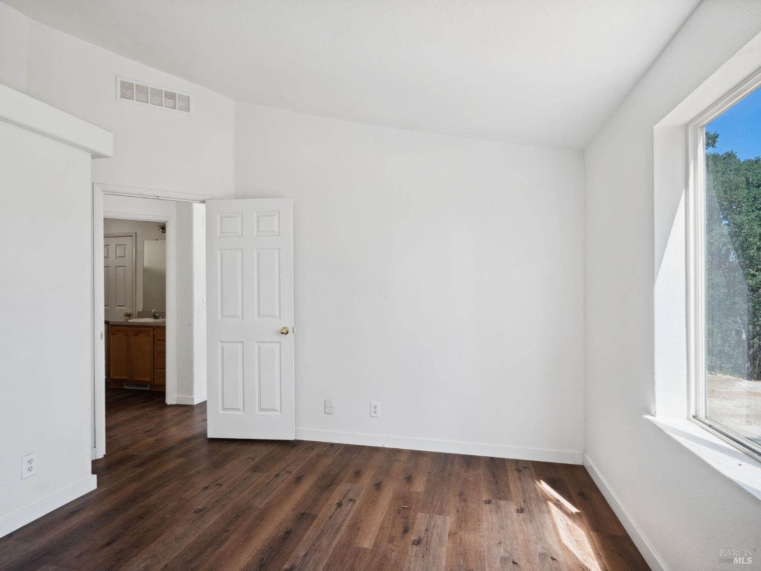 Detail Gallery Image 23 of 64 For 15400 May Hollow Rd, Lower Lake,  CA 95457 - 3 Beds | 2 Baths