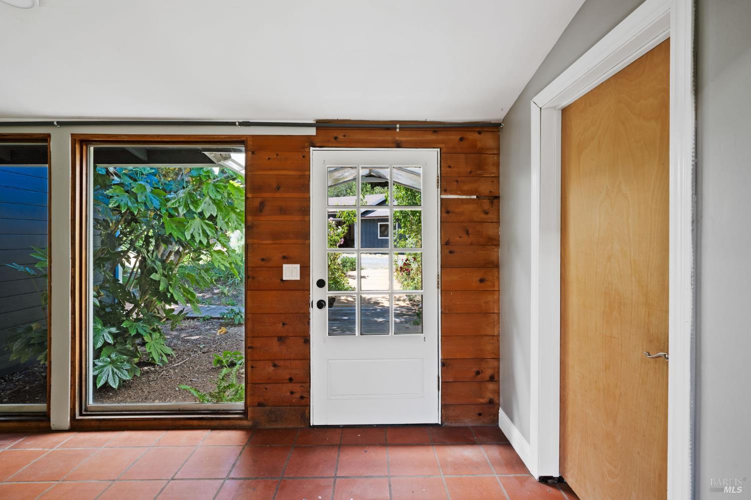 Detail Gallery Image 9 of 66 For 7950 Flynn Creek Rd, Comptche,  CA 95427 - 5 Beds | 3 Baths