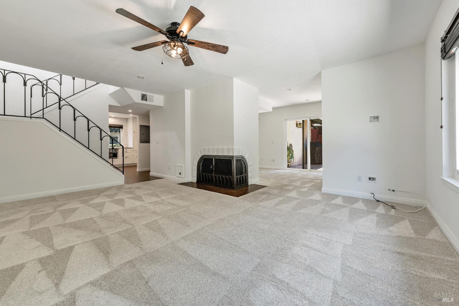 Detail Gallery Image 12 of 43 For 74 Grande Paseo Unkn, San Rafael,  CA 94903 - 4 Beds | 2/1 Baths