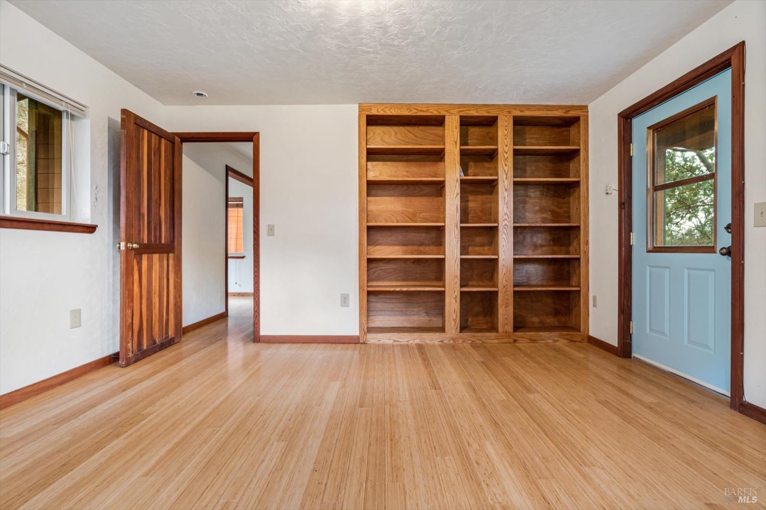 Detail Gallery Image 6 of 57 For 3100 Radical Ridge Rd, Redwood Valley,  CA 95470 - 4 Beds | 1/3 Baths