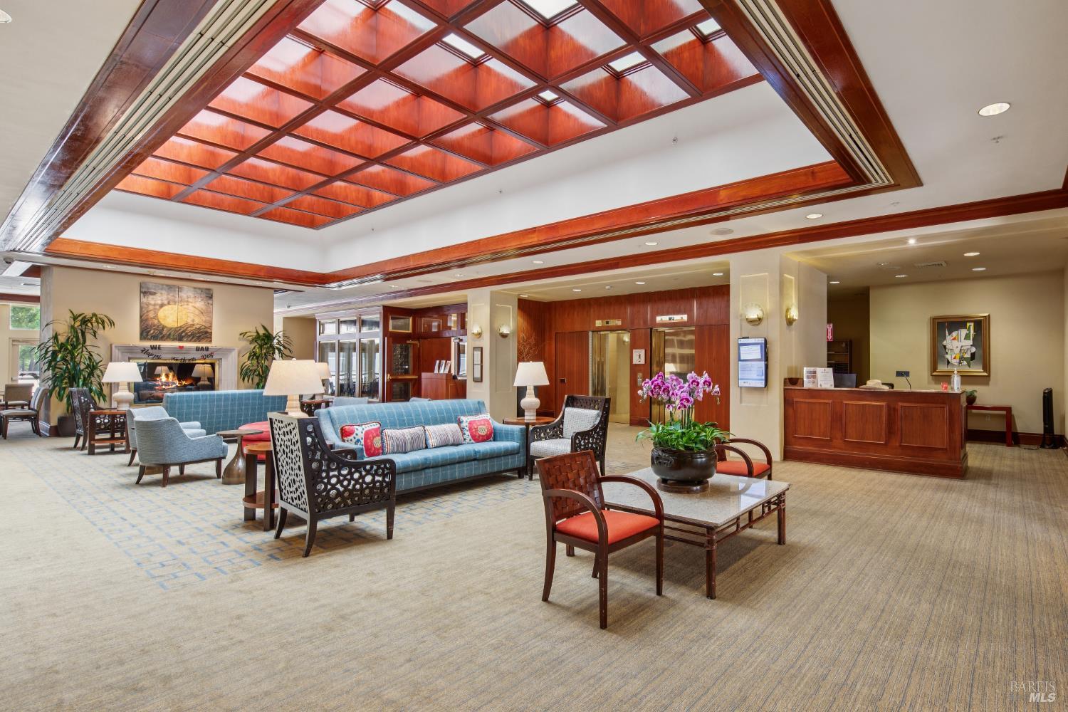 Detail Gallery Image 12 of 23 For 300 Deer Valley Rd 2k,  San Rafael,  CA 94903 - 1 Beds | 1/1 Baths