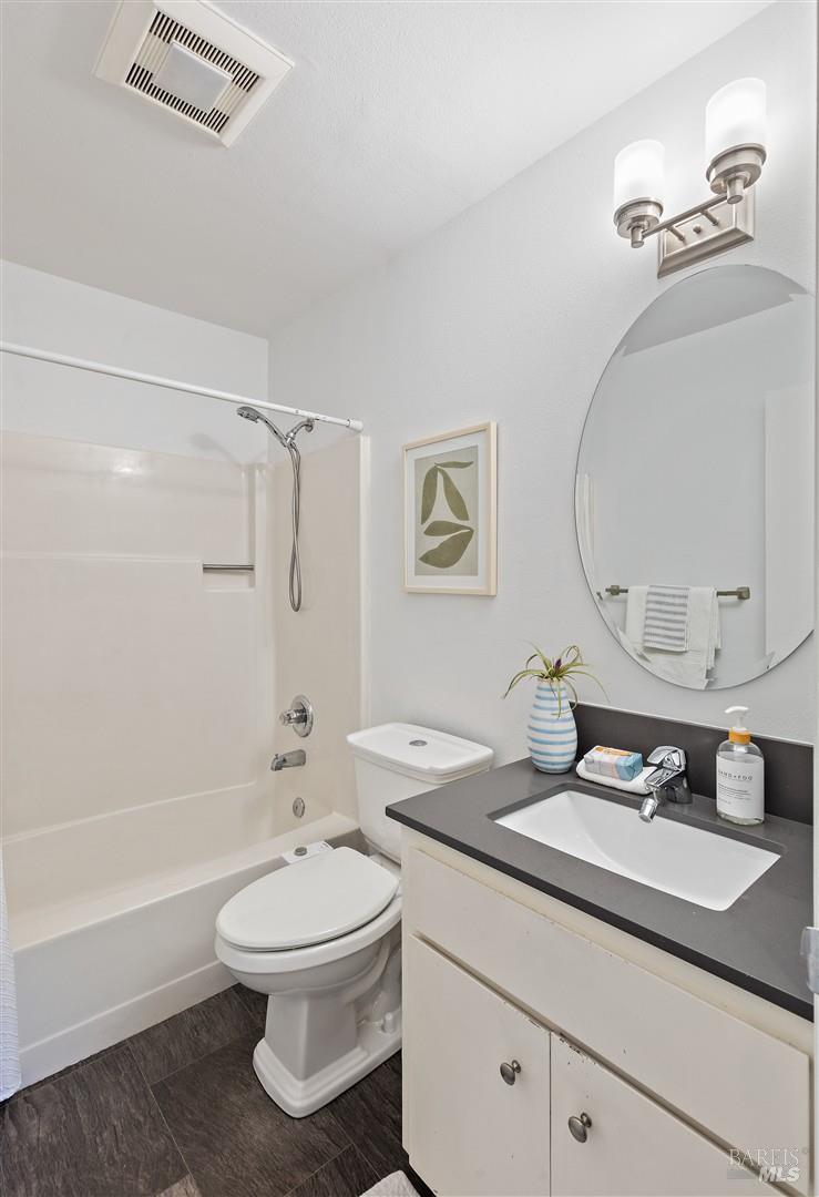 Detail Gallery Image 21 of 29 For 2829 Carmel St a,  Oakland,  CA 94602 - 3 Beds | 2 Baths