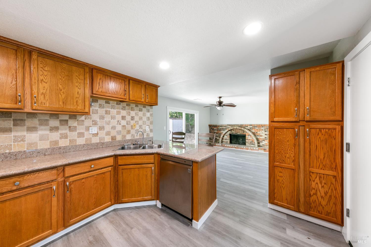 Pumice Court, Vallejo, California image 14