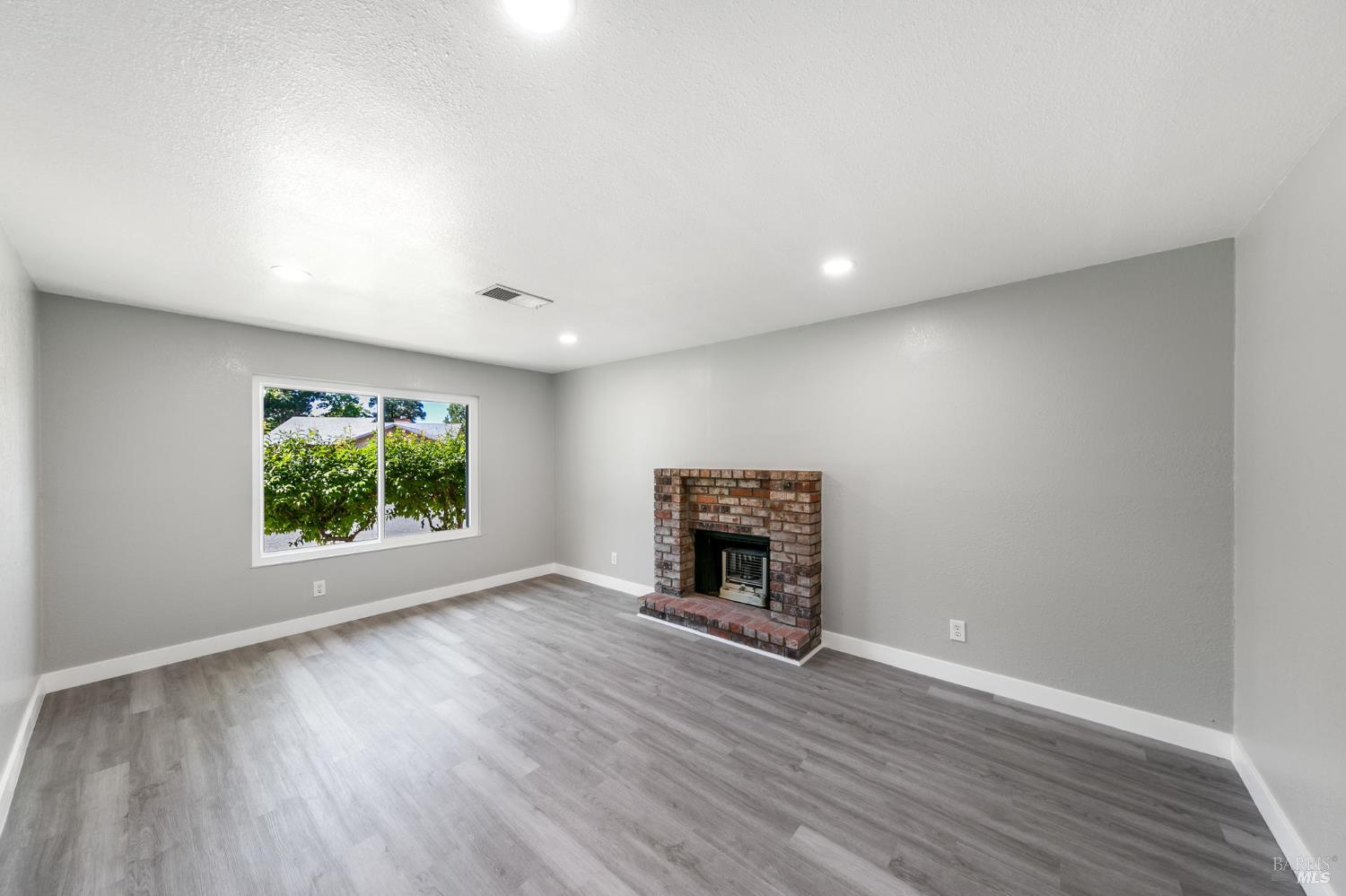 Pumice Court, Vallejo, California image 8