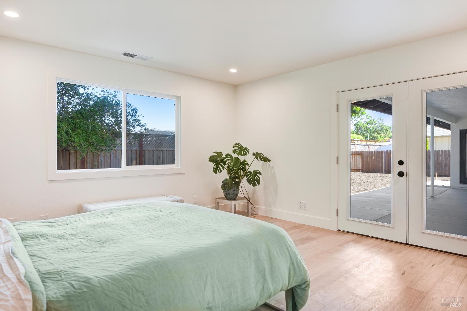 Detail Gallery Image 14 of 39 For 2513 Bethards Dr, Santa Rosa,  CA 95405 - 4 Beds | 2/1 Baths