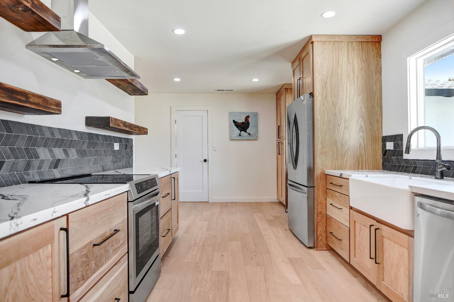 Detail Gallery Image 7 of 39 For 2513 Bethards Dr, Santa Rosa,  CA 95405 - 4 Beds | 2/1 Baths