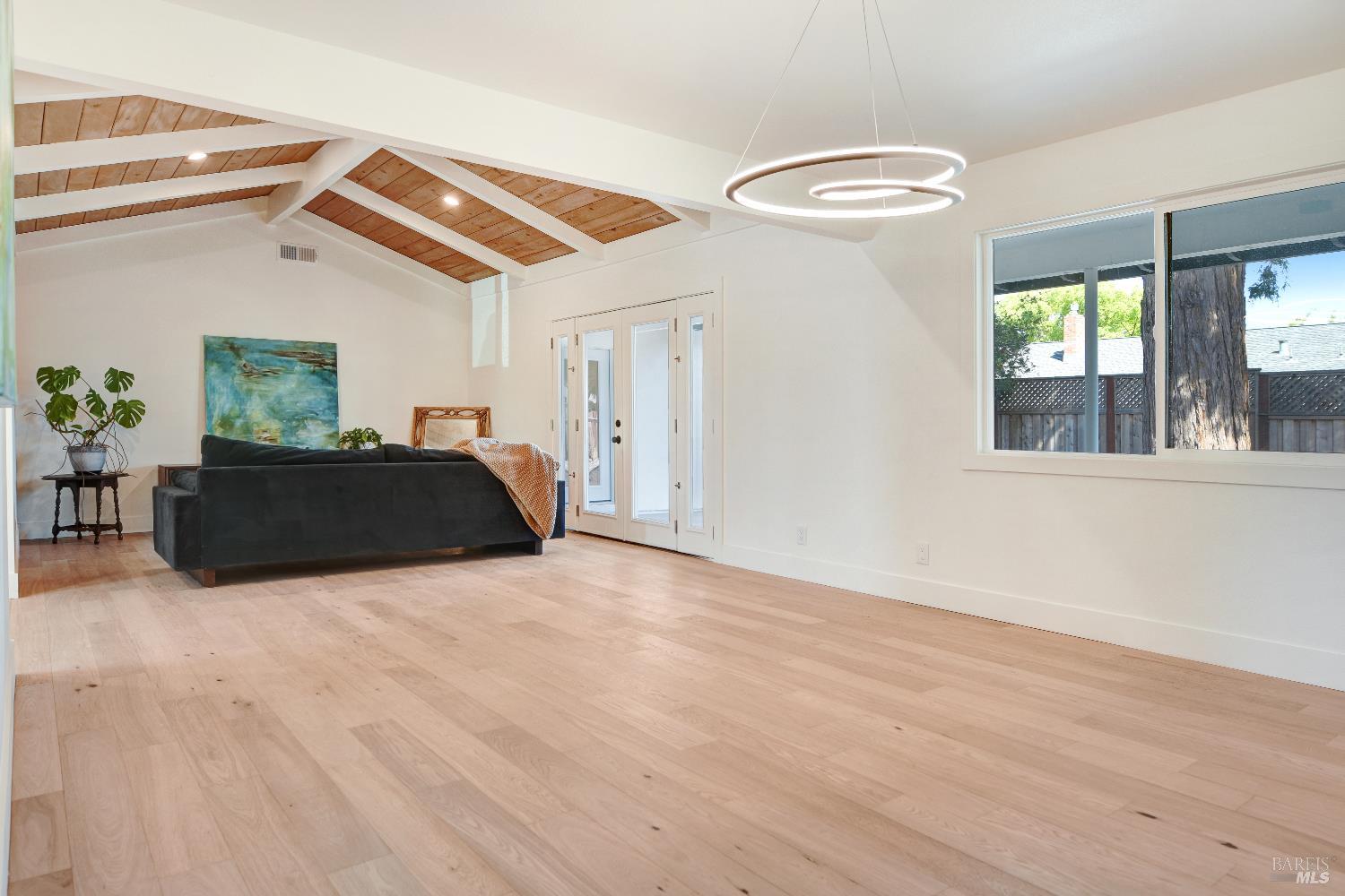 Detail Gallery Image 11 of 39 For 2513 Bethards Dr, Santa Rosa,  CA 95405 - 4 Beds | 2/1 Baths