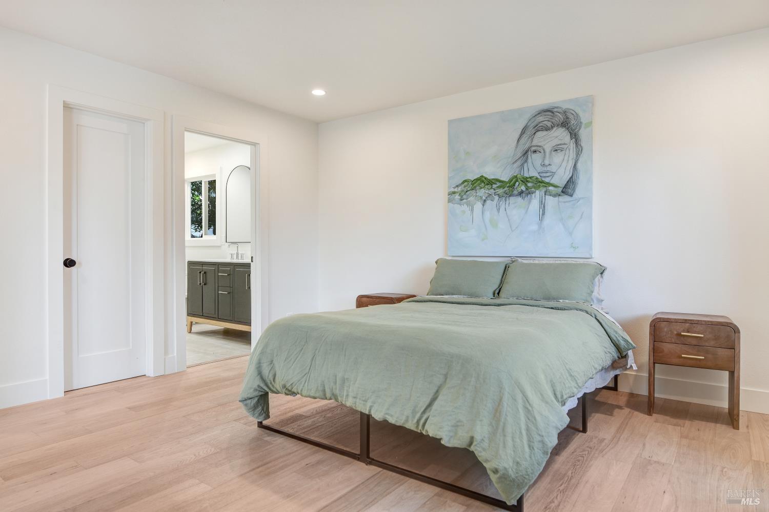 Detail Gallery Image 16 of 39 For 2513 Bethards Dr, Santa Rosa,  CA 95405 - 4 Beds | 2/1 Baths