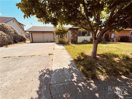 Detail Gallery Image 2 of 25 For 13292 Surf Ln, Clearlake Oaks,  CA 95423 - 2 Beds | 2/1 Baths
