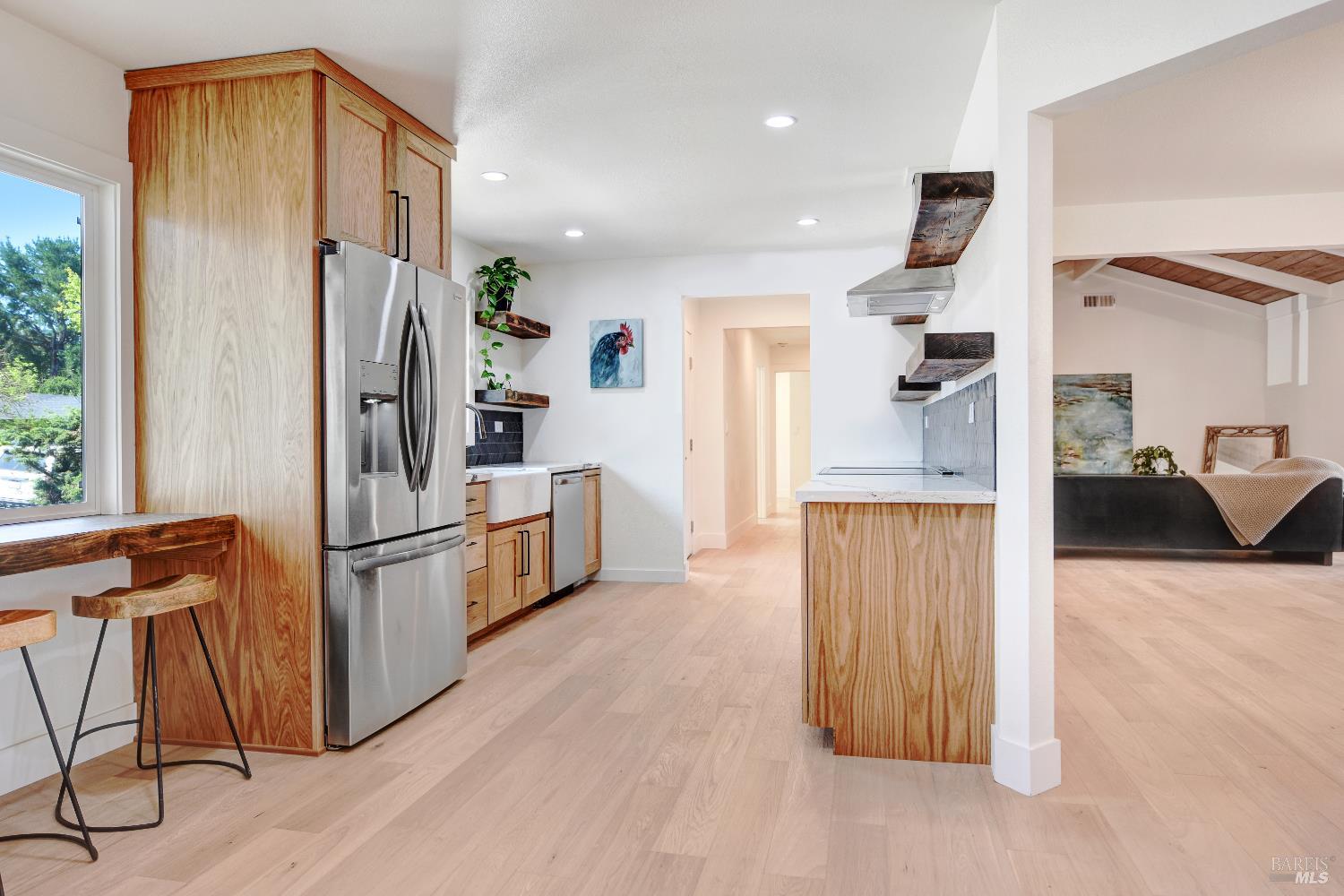Detail Gallery Image 5 of 39 For 2513 Bethards Dr, Santa Rosa,  CA 95405 - 4 Beds | 2/1 Baths