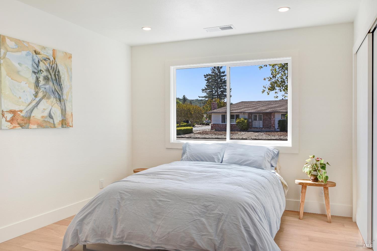 Detail Gallery Image 20 of 39 For 2513 Bethards Dr, Santa Rosa,  CA 95405 - 4 Beds | 2/1 Baths