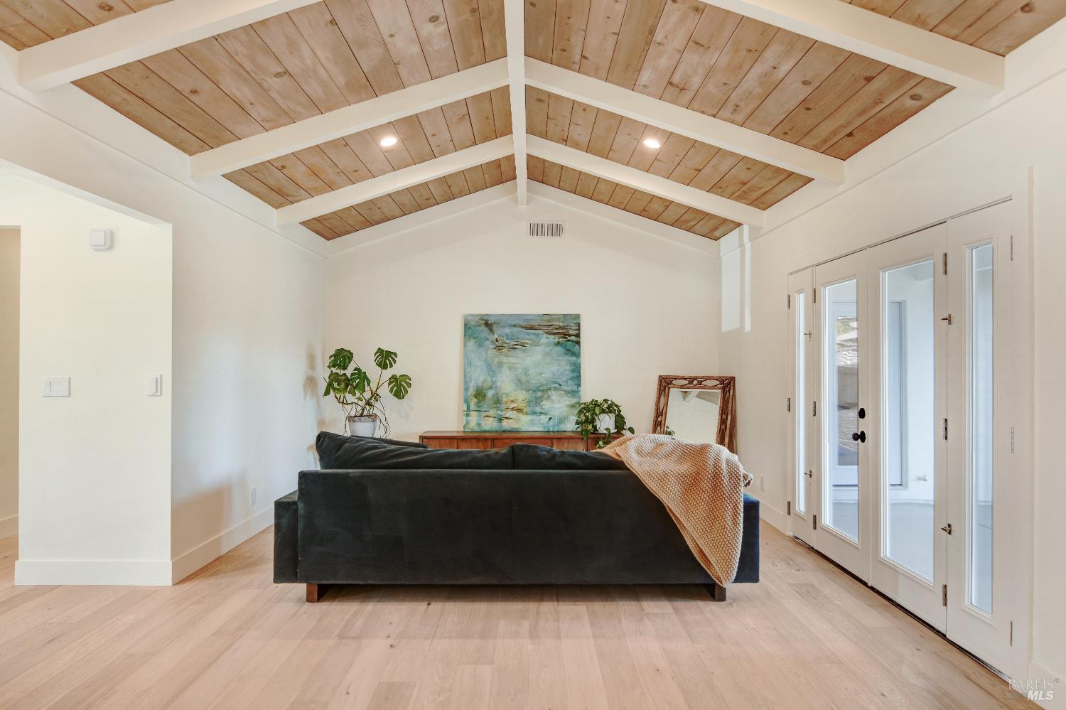 Detail Gallery Image 10 of 39 For 2513 Bethards Dr, Santa Rosa,  CA 95405 - 4 Beds | 2/1 Baths